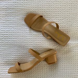 Lulu’s beige heels NWOT
